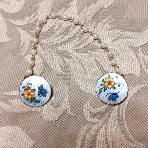 Vintage Hand Painted Jewelry - 🌼🦋🪻Precious Vtg Dainty Hand Painted Floral Enameled Sweater Clip Chatelain